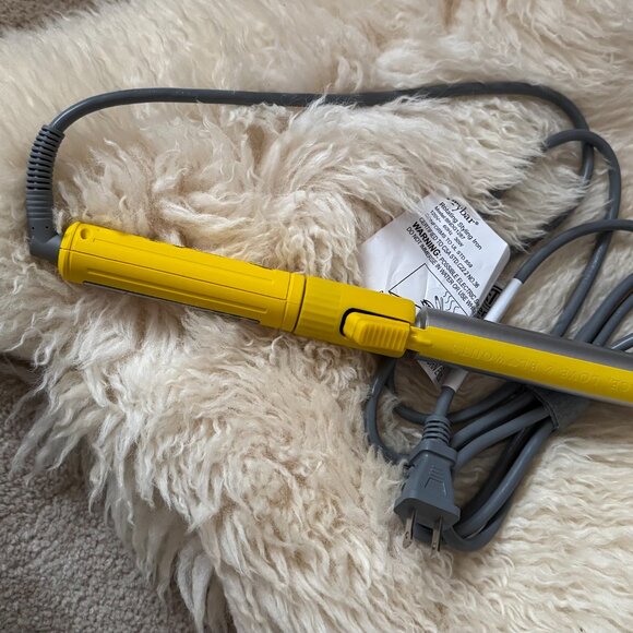 Drybar 3-Day Bender 1” Digital Curling Iron - Preowned - Picture 12 of 12
